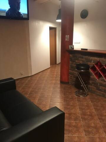 Фото номера Трехместный номер эконом-класса с общей ванной комнатой Хостелы Piwnica г. Miechów 4
